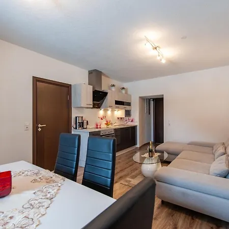 Apartament 103